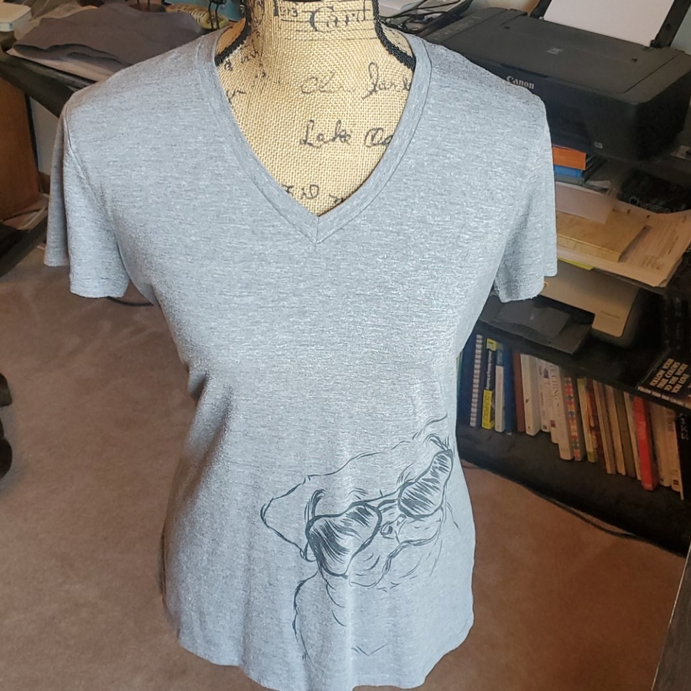 Inkopious Heather gray pug v-neck tee size Large